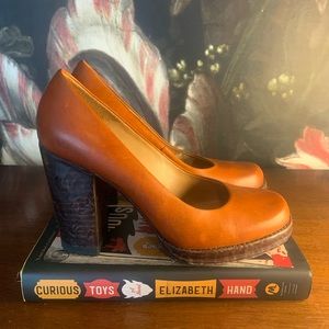 John Fluevog Orange Hopscotch Samples size 7